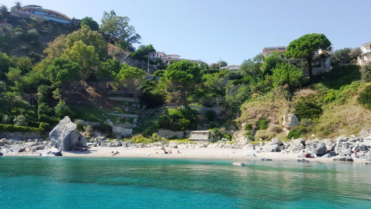 La Dimora Degli Artisti Bed and Breakfast Καταντζάρο Εξωτερικό φωτογραφία